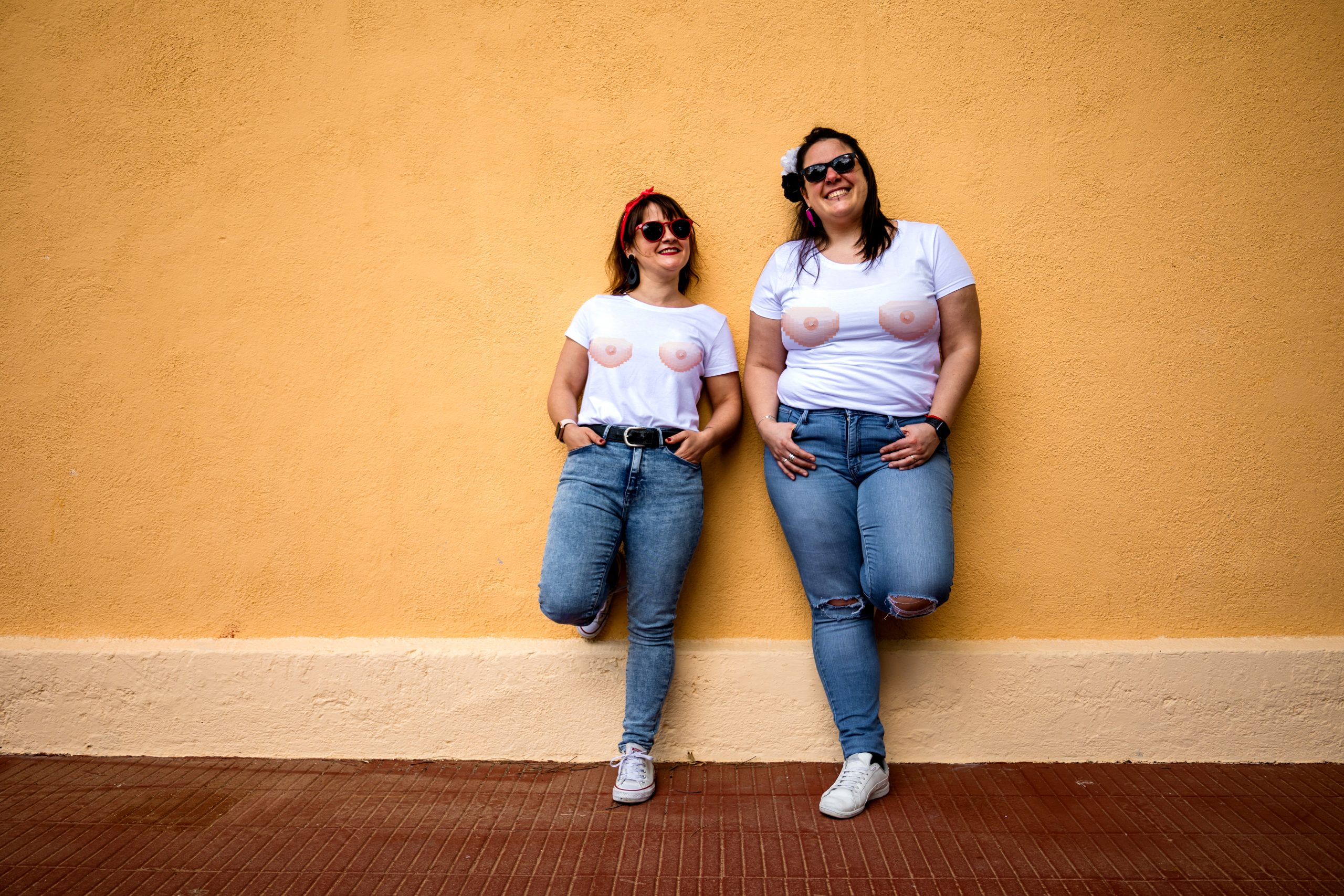 Camiseta pechos tetas mujer rebelde